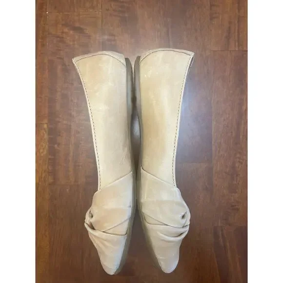 Born Women’s tan leather slip on flats, Sz 8.5m - Picture 10 of 13